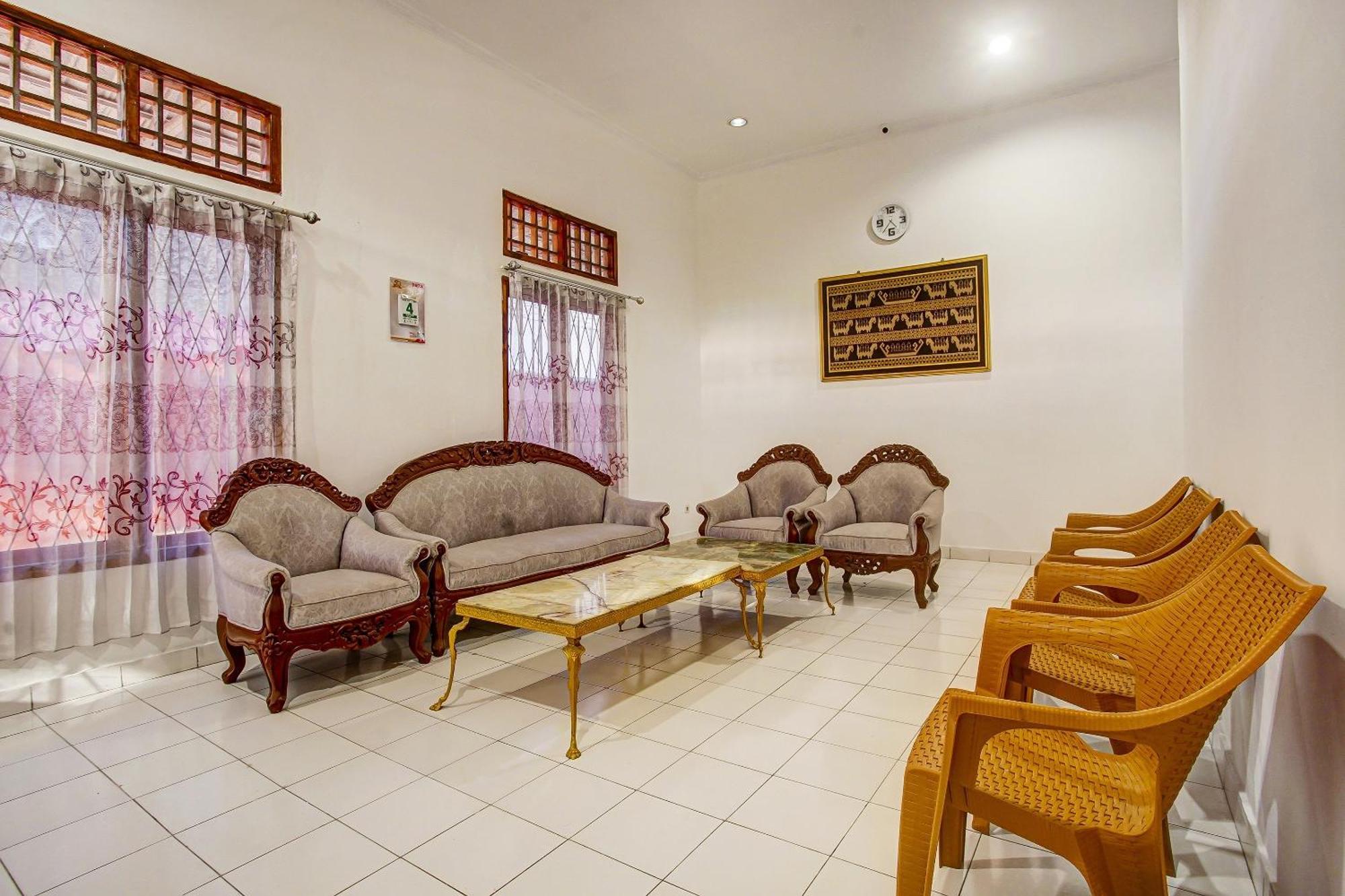 Super Oyo 91055 Homestay Syariah Bandar Lampung Extérieur photo